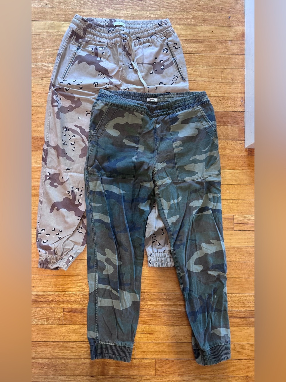 2 Sets of Women’s TNA Camo Jogger Pants - Olive Green Camouflage / Sz Large